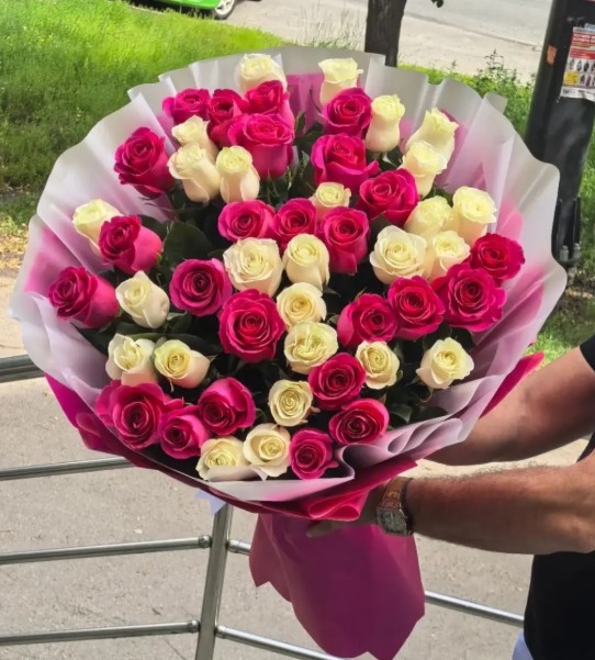 Купить букет Райский 5 — 51 роза 60 см с доставкой по Челябинску